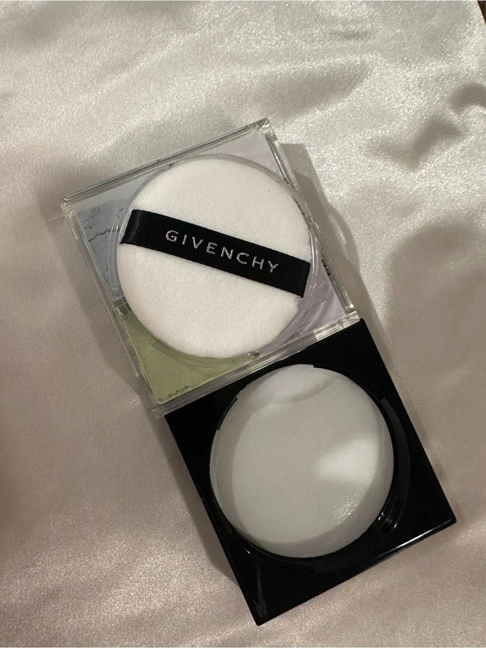 Givenchy Prisme Libre Illuminating & Color Correcting Loose Powder color 01